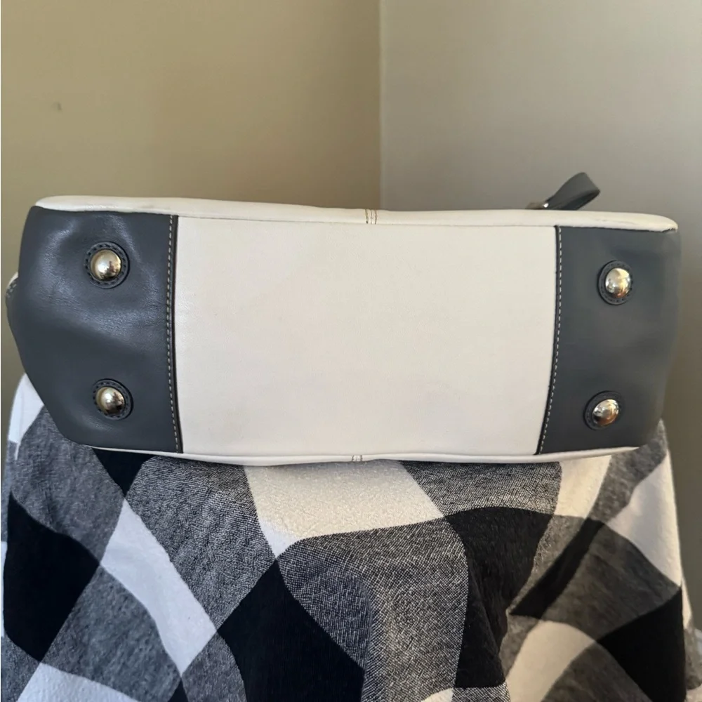 Coach White and Gray Leather Purse - Picture 3 of 6